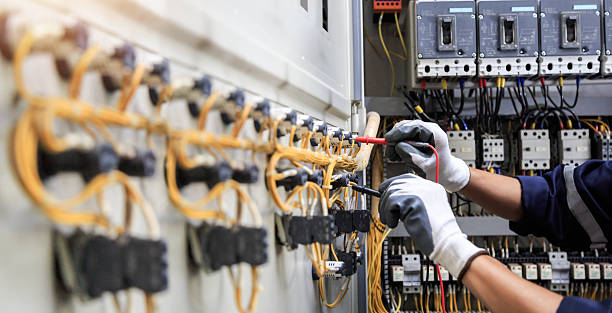 Professional Electrician technician working in Roosevelt, NJ